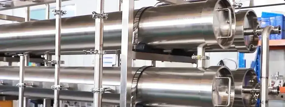 Destilador de agua de termocompresión multiefecto