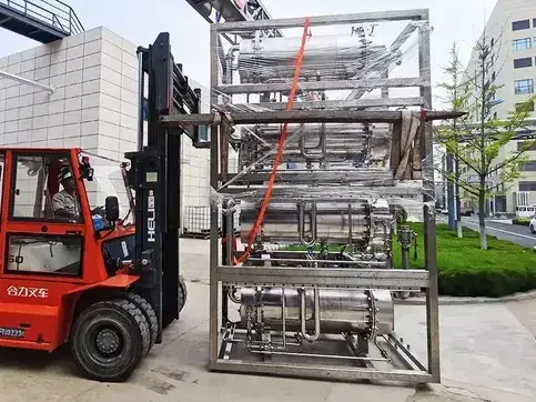 Destilador de agua de termocompresión multiefecto