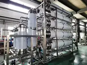 Destilador de agua de termocompresión multiefecto